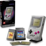 LEGO Game Boy 72046 – Yetişkin Nintendo Hayranları için Gerçeğe Yakın Taşınabilir Oyun Konsolu Replikası, Koleksiyonluk ve Yaratıcı Model Yapım Seti, Dekoratif Hediye Fikri (421 Parça)