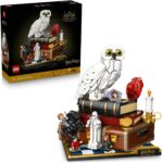 LEGO Harry Potter Felsefe Taşı – Koleksiyoncu Versiyonu 76466 – Yetişkinler için Hedwig Figürü ile Harry Potter, Hermione ve Ron Minifigürleri İçeren Model Yapım Seti, Hediye Fikri (1571 Parça)
